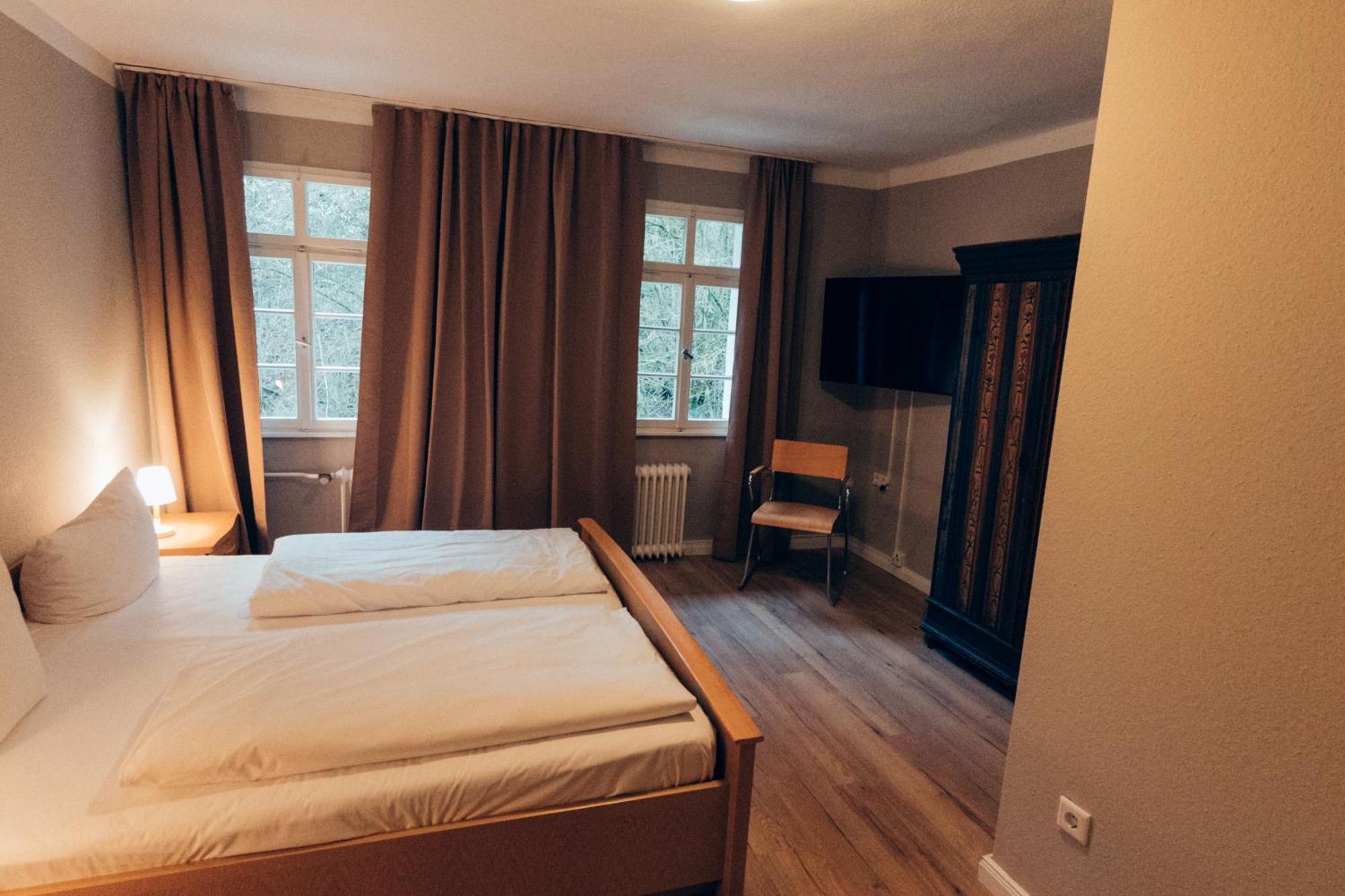 Gasthof Hotel Zur Post Egloffstein Zewnętrze zdjęcie